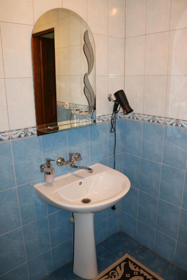 Готель ***Феєрія Tyachiv Exterior foto
