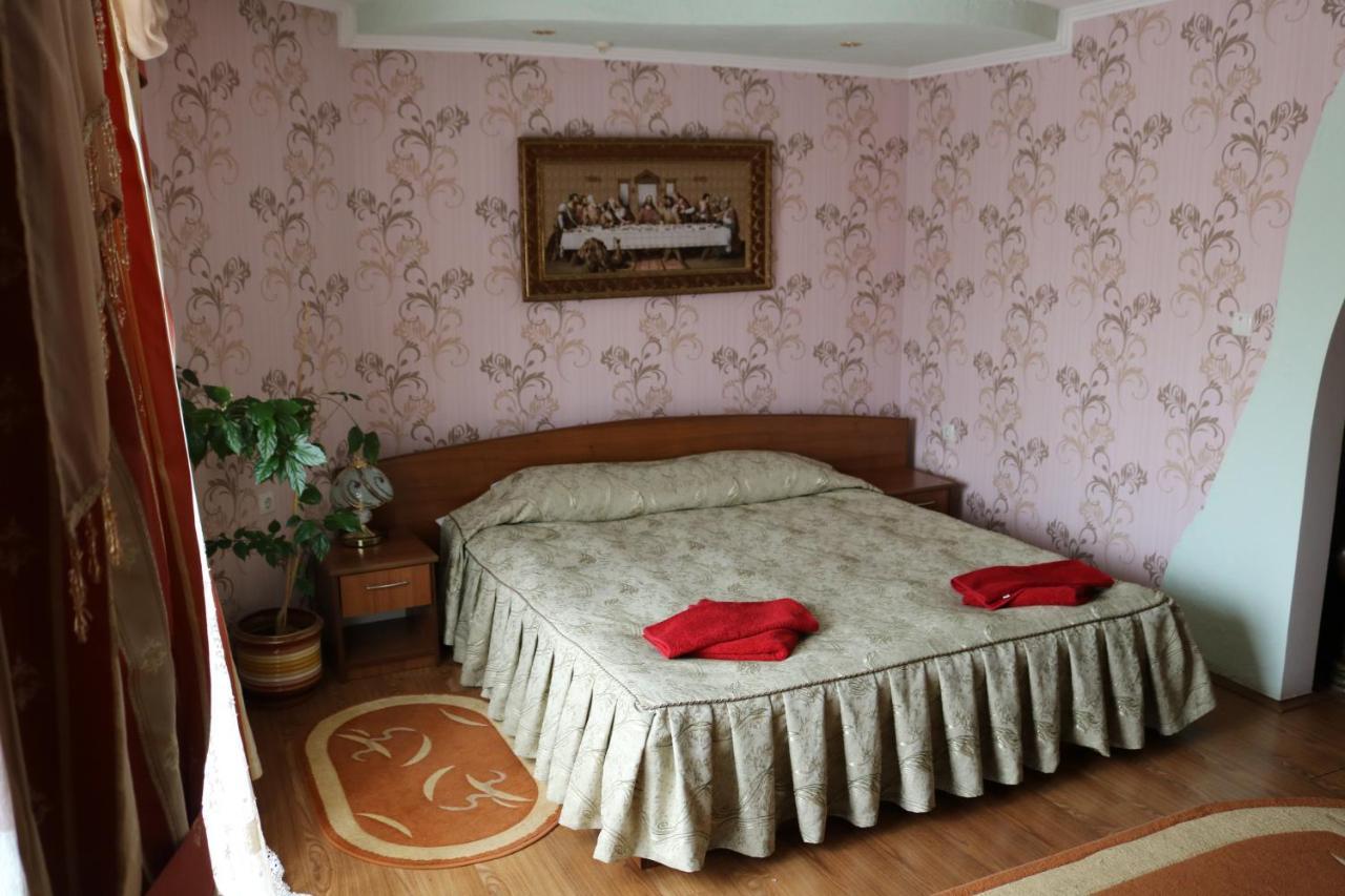 Готель ***Феєрія Tyachiv Exterior foto
