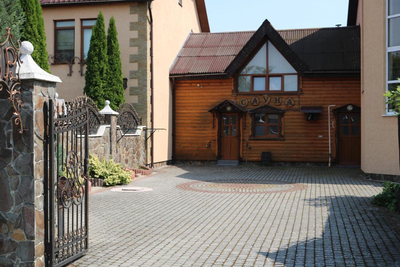Готель ***Феєрія Tyachiv Exterior foto