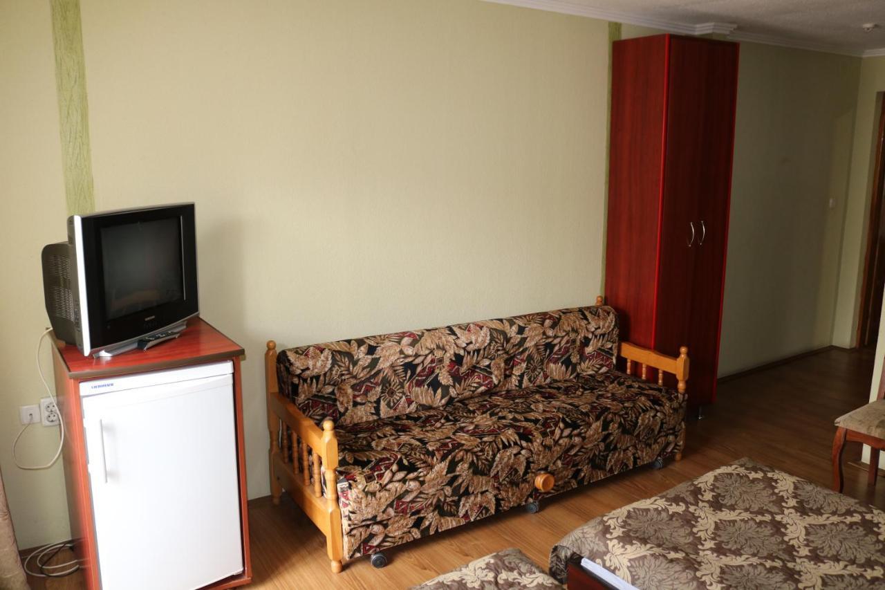 Готель ***Феєрія Tyachiv Exterior foto